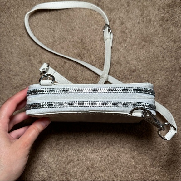 EUC Double Zip Crossbody Bag - Picture 4 of 5